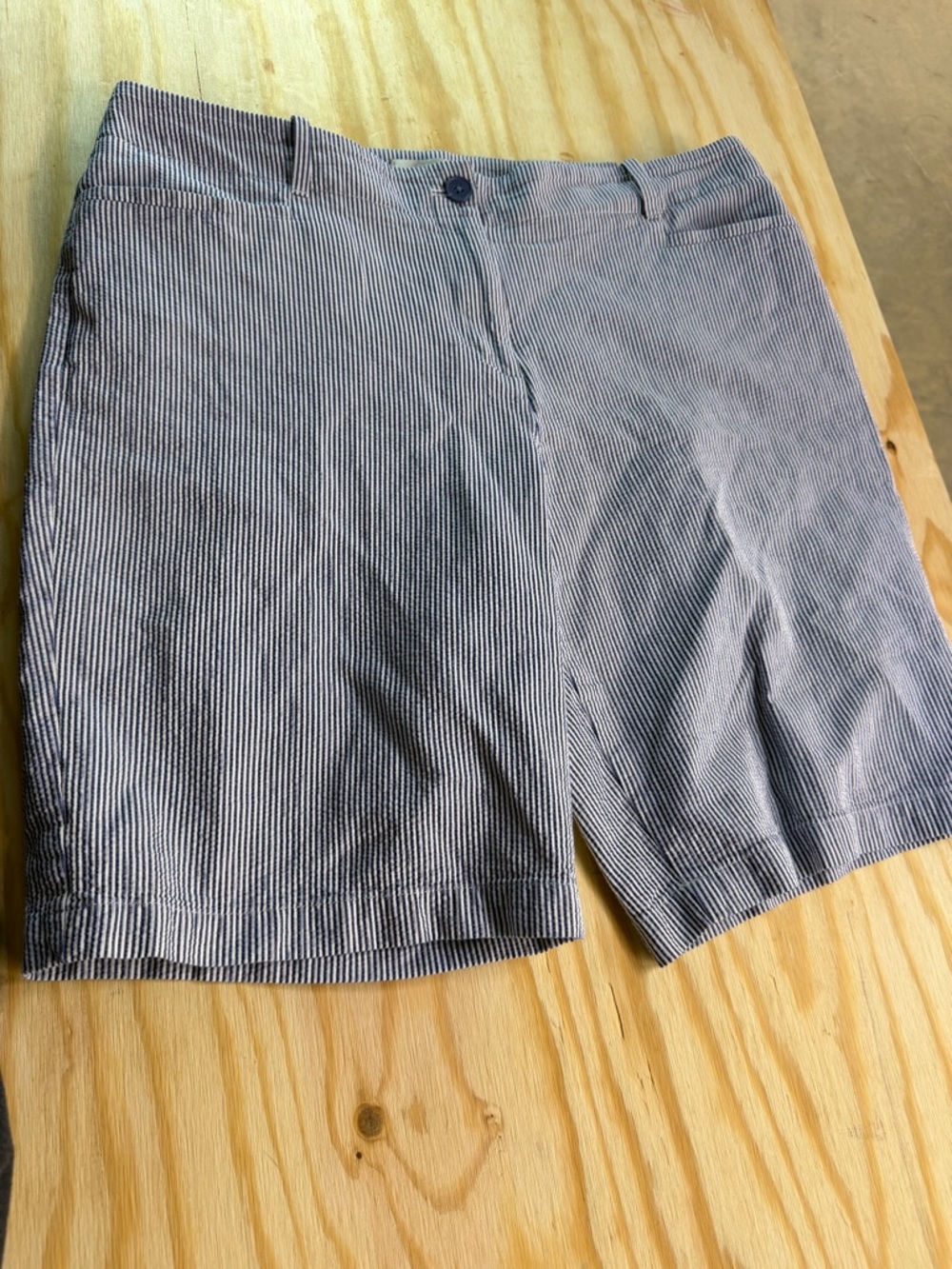 Talbots Womens Size 14 Blue White Pinstripe Seersucker Shorts Mid Rise